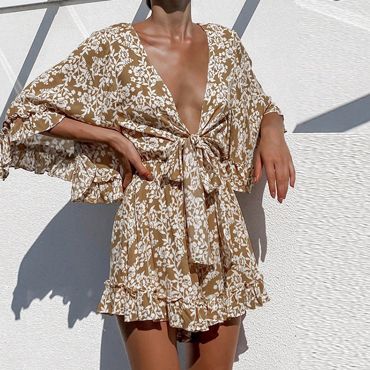Eleganter Rüschen-Jumpsuit mit Blumenmuster & V-Ausschnitt – Sommerlicher Damen-Einteiler